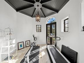 8800 SW 57 Ave, Pinecrest FL 33156