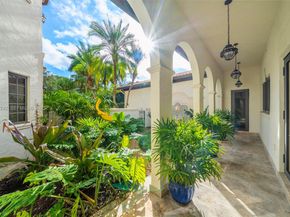 8800 SW 57 Ave, Pinecrest FL 33156