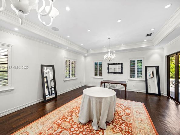 8800 SW 57 Ave, Pinecrest FL 33156