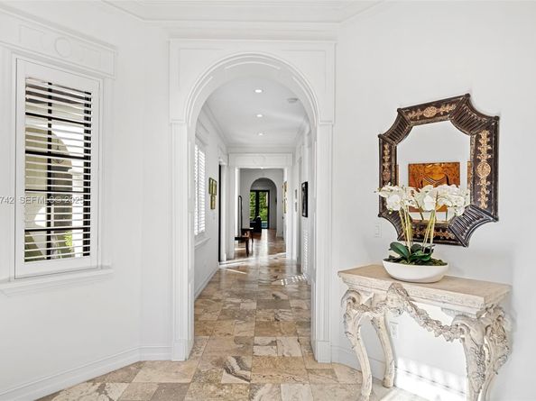 8800 SW 57 Ave, Pinecrest FL 33156