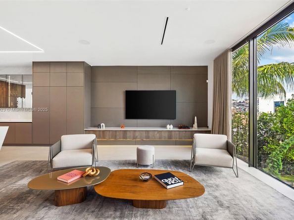 769 NE 77th Ter, Miami FL 33138