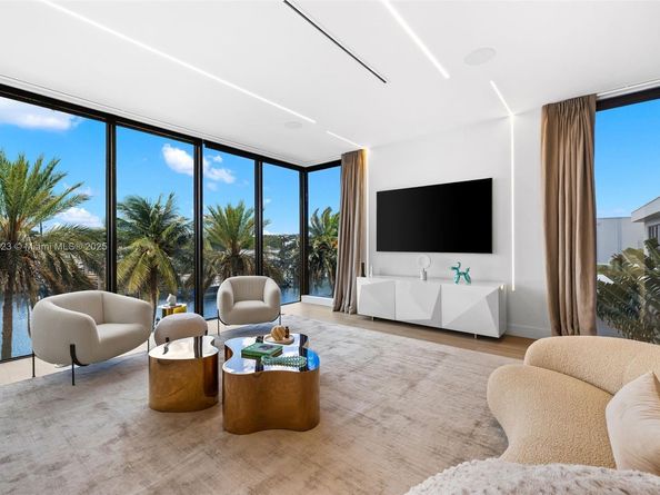 769 NE 77th Ter, Miami FL 33138