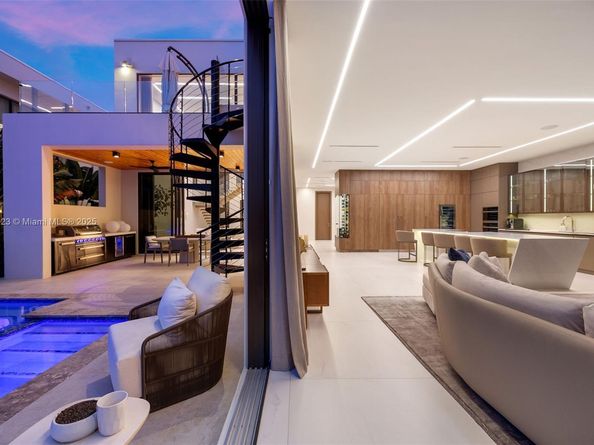 769 NE 77th Ter, Miami FL 33138