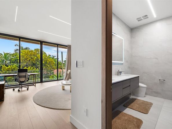 769 NE 77th Ter, Miami FL 33138