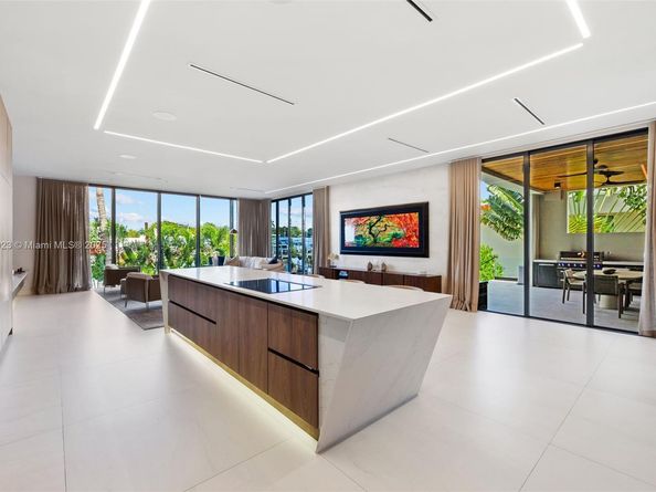 769 NE 77th Ter, Miami FL 33138