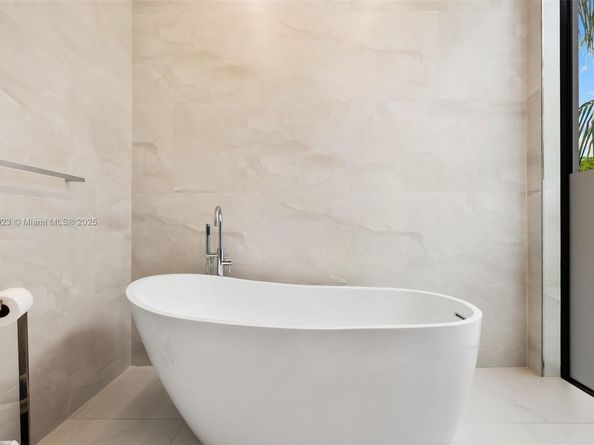 769 NE 77th Ter, Miami FL 33138