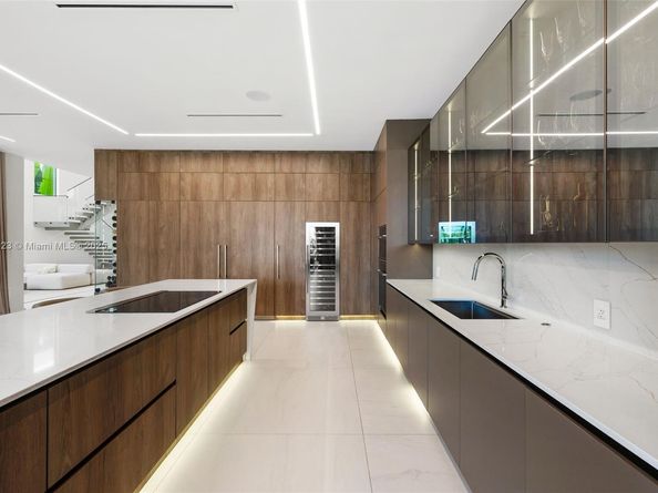 769 NE 77th Ter, Miami FL 33138