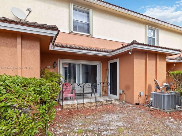 2452 SW 99th Way 2452, Miramar FL 33025