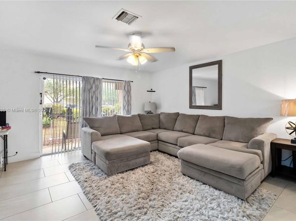 2452 SW 99th Way 2452, Miramar FL 33025