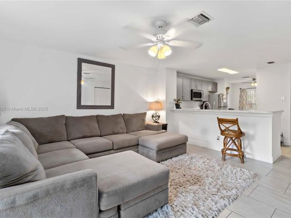 2452 SW 99th Way 2452, Miramar FL 33025