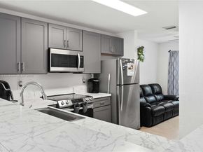 2452 SW 99th Way 2452, Miramar FL 33025