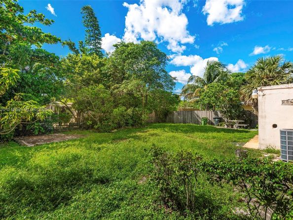13710 NW 5th Ave, North Miami FL 33168
