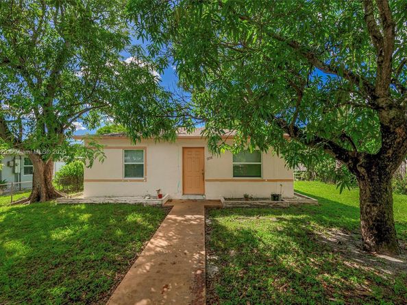 13710 NW 5th Ave, North Miami FL 33168