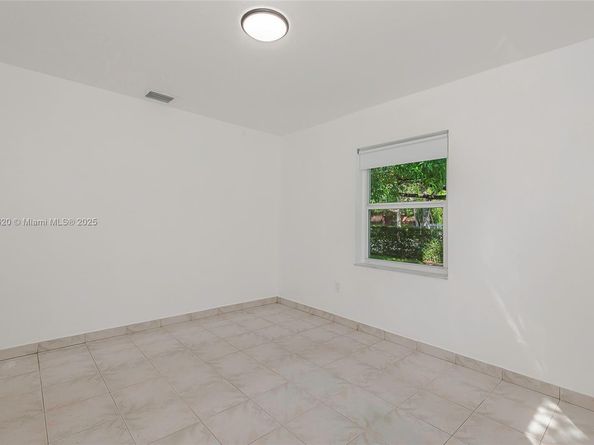 13710 NW 5th Ave, North Miami FL 33168