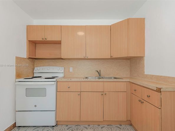 13710 NW 5th Ave, North Miami FL 33168