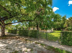 13710 NW 5th Ave, North Miami FL 33168