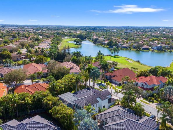 1113 SW 156th Ter, Pembroke Pines FL 33027