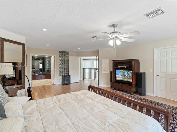1113 SW 156th Ter, Pembroke Pines FL 33027