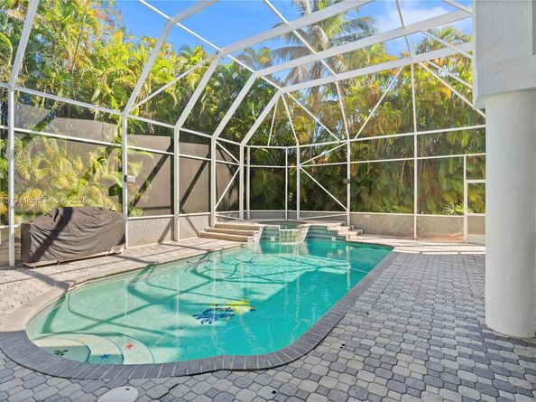 1113 SW 156th Ter, Pembroke Pines FL 33027
