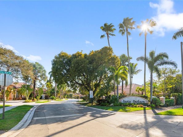 1113 SW 156th Ter, Pembroke Pines FL 33027