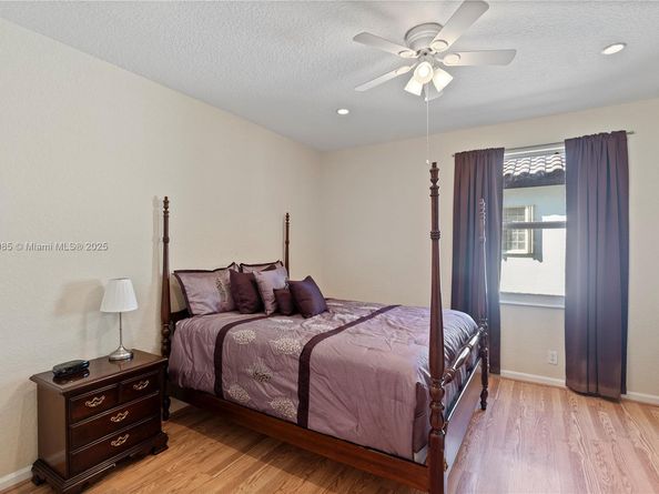 1113 SW 156th Ter, Pembroke Pines FL 33027