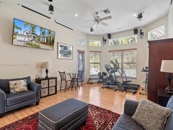 1113 SW 156th Ter, Pembroke Pines FL 33027