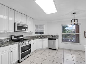 1413 SW 158th Ave, Pembroke Pines FL 33027