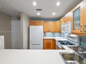 401 SE 10th St B205, Dania Beach FL 33004