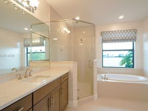 8725 Parkland Bay Dr, Parkland FL 33076