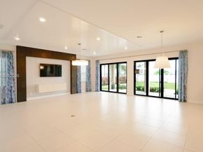 8725 Parkland Bay Dr, Parkland FL 33076