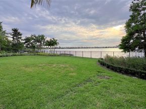 8725 Parkland Bay Dr, Parkland FL 33076