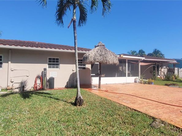 2622 Jackson St, Hollywood FL 33020