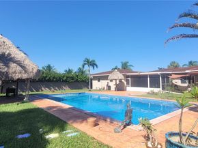 2622 Jackson St, Hollywood FL 33020