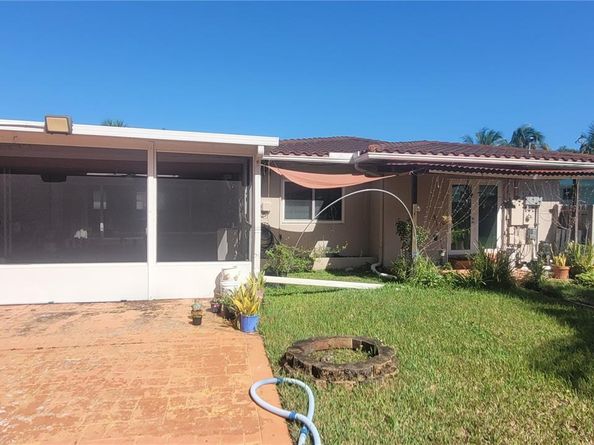 2622 Jackson St, Hollywood FL 33020