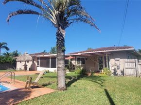 2622 Jackson St, Hollywood FL 33020