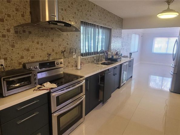 2622 Jackson St, Hollywood FL 33020