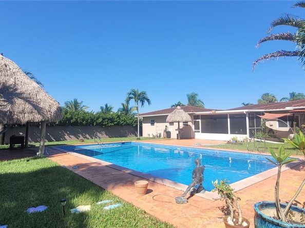 2622 Jackson St, Hollywood FL 33020