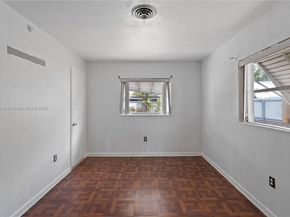 7525 Garfield St, Hollywood FL 33024