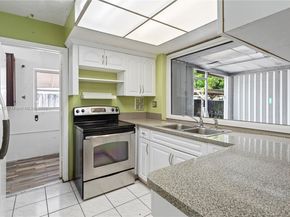 7525 Garfield St, Hollywood FL 33024