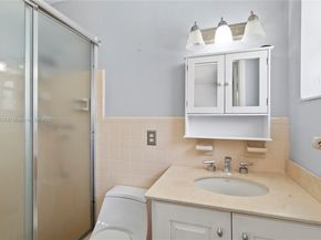7525 Garfield St, Hollywood FL 33024