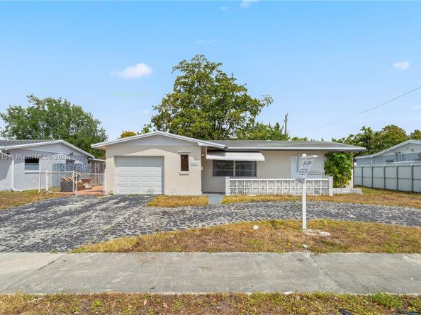7525 Garfield St, Hollywood FL 33024