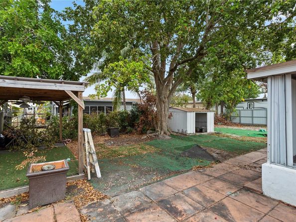 7525 Garfield St, Hollywood FL 33024