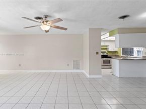 7525 Garfield St, Hollywood FL 33024