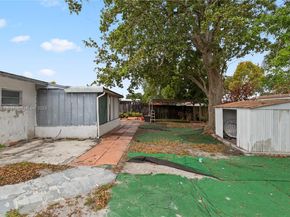 7525 Garfield St, Hollywood FL 33024