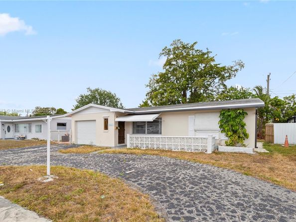 7525 Garfield St, Hollywood FL 33024
