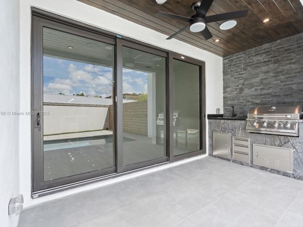 205 NE 17th Ave, Fort Lauderdale FL 33301