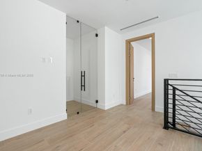 205 NE 17th Ave, Fort Lauderdale FL 33301