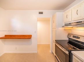 8161 SW 24th Ct 202, Davie FL 33324