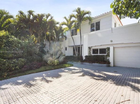 2550 Flamingo Dr, Miami Beach FL 33140