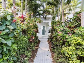 2550 Flamingo Dr, Miami Beach FL 33140
